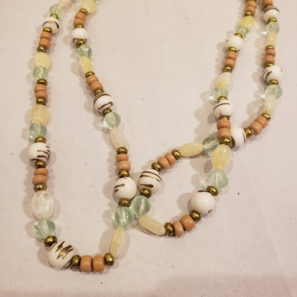 🍓 3/$20 Neutral Color Fashion Necklaces Express - Picture 8 of 8